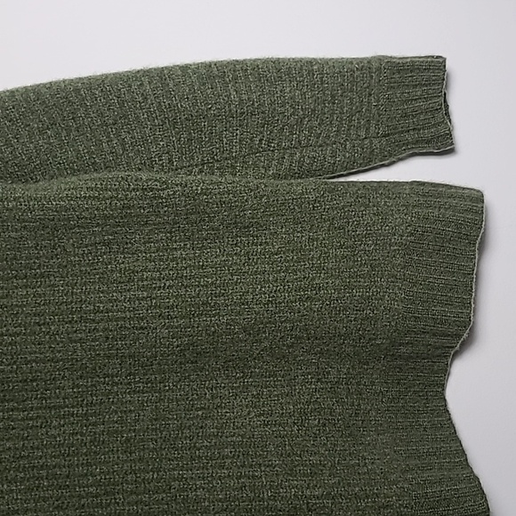 SAKS FIFTH AVENUE 100% Cashmere Wrap Hem Mock Neck Green Sweater Size Medium - Picture 10 of 16